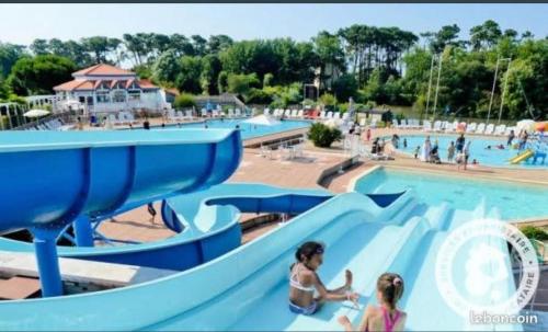 Bazén v ubytování Appartement avec vue mer, port et golf nebo v jeho okolí