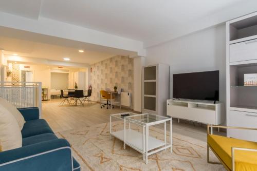 Bright new and wide- 1Bd 1Bth- Delicias