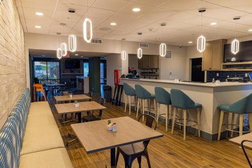 Kuchyň nebo kuchyňský kout v ubytování The Bridges Hotel