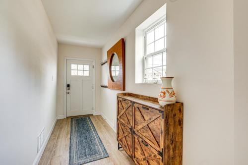 Φωτογραφία από το άλμπουμ του Walk to Keansburg Beach! Family Home with Pool σε Keansburg