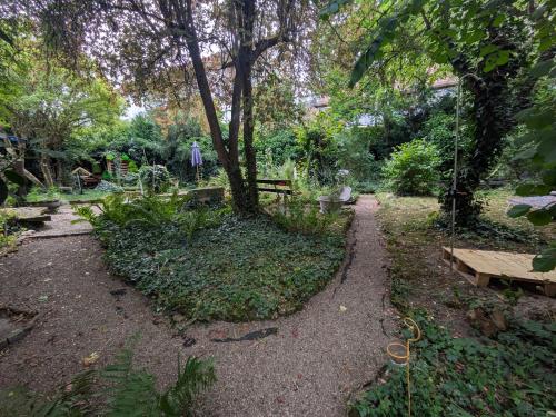 Zahrada ubytování Einzelzimmer mit Altbau Charme