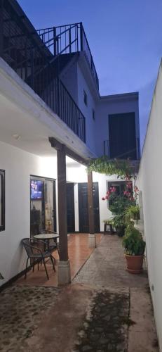 Το κτήριο όπου στεγάζεται  η παραθεριστική κατοικία