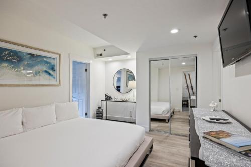 Voodi või voodid majutusasutuse Unbeatable Location, Sleeps 4, 1 min walk to Ski & Bike Access, Shared Hot Tub, Walk to Main Street toas