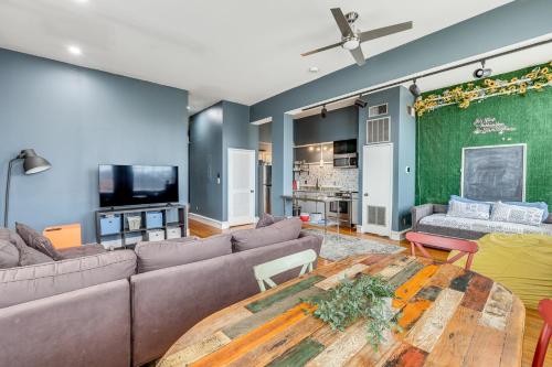 Ảnh trong thư viện ảnh của 1 Mi to UAB Campus Stylish Central City Loft! ở Birmingham
