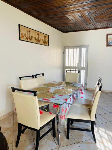 Foto de la galeria de Welcome 3 a Dombé