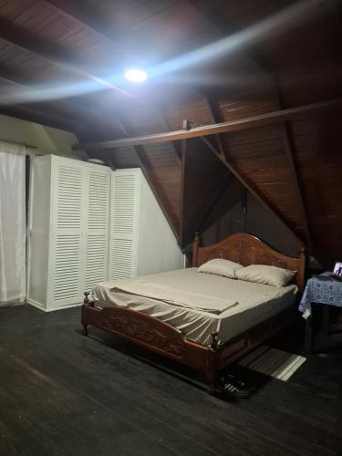 En eller flere senge i et værelse på Castelnuovo villa del mar