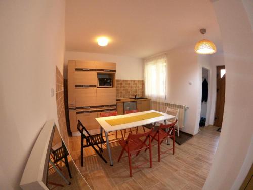 Kuchyň nebo kuchyňský kout v ubytování Casa Bear Azuga