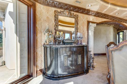 Φωτογραφία από το άλμπουμ του Grand 9,000-Sq-Ft Estate! Luxurious SoCal Getaway σε Grossmont