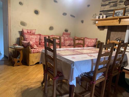 Χώρος καθιστικού στο Maison de Montagne Chez Mamie Gaby