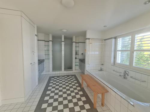 Koupelna v ubytování Ferienhaus Rütiboda bis 17 Personen