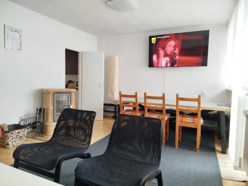 Μια τηλεόραση ή/και κέντρο ψυχαγωγίας στο Harmónia 2