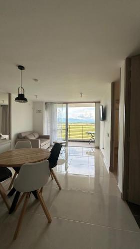 Una televisión o centro de entretenimiento en Peñazul la aldea 957