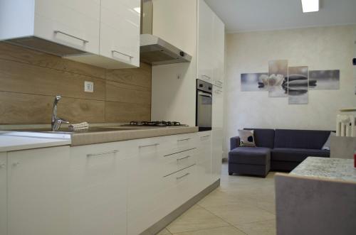 Nhà bếp/bếp nhỏ tại Montagne & Laghi Escape - Appartamento rinnovato