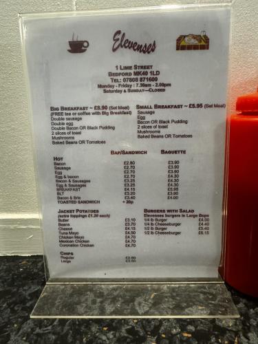 Et logo, certifikat, skilt eller en pris der bliver vist frem på 1B Lime Street