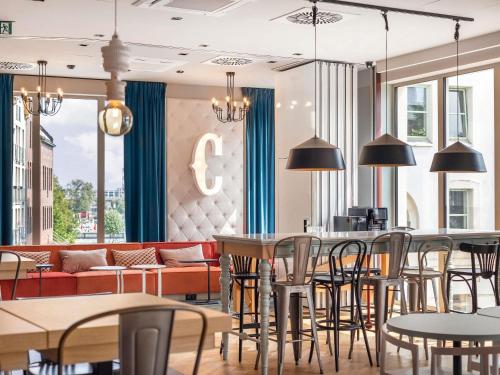 Χώρος καθιστικού στο ibis Styles Szczecin Stare Miasto