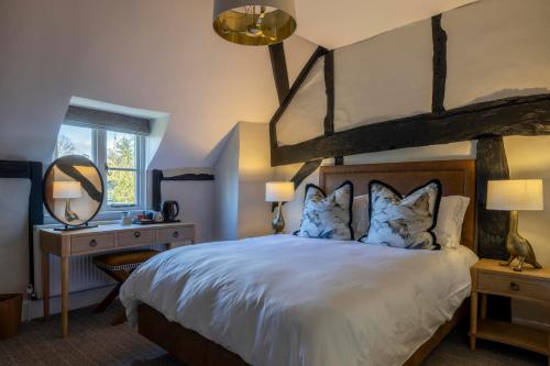 Φωτογραφία από το άλμπουμ του The Horns Pub - Crazies Hill σε Hurley