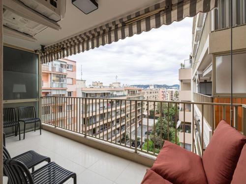Renovated flat 250m from the beach - Town centre - 2BR 6p
