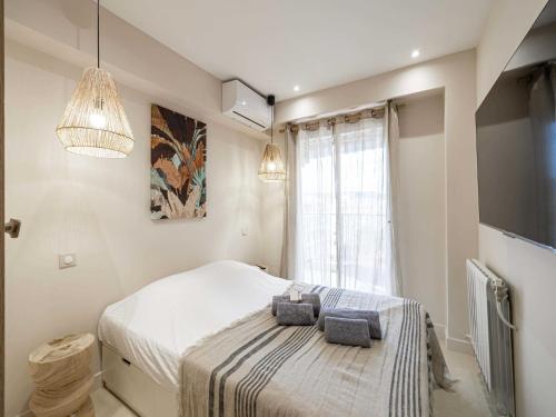 Renovated flat 250m from the beach - Town centre - 2BR 6p