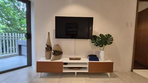 Imagen de la galería de Tambuli Resort & Spa Mactan Cebu Full Resort Access B2C Condo, en Lapu Lapu City