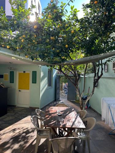 Afbeelding uit fotogalerij van Tirana Lemon Breeze Hostel in Tirana