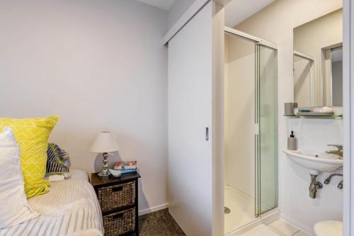 Imagen de la galería de Right Opposite the Beach!, en Orewa