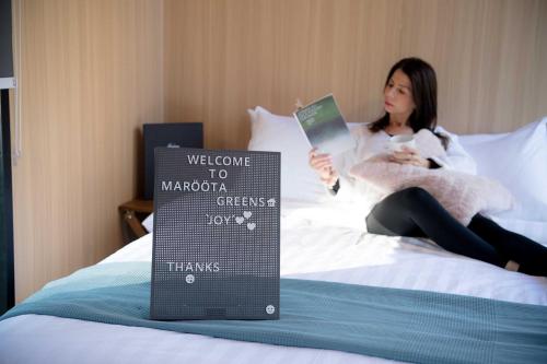 Ένα ή περισσότερα κρεβάτια σε δωμάτιο στο Maroota Greens X by Tiny Away