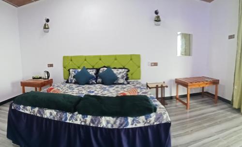 Postel nebo postele na pokoji v ubytování Helly mount inn