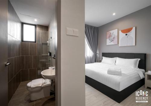 Ένα μπάνιο στο Iconic Regency Service Residences, managed by Iconic Hotel
