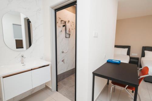 Φωτογραφία από το άλμπουμ του JB Tebrau Aeon Toppen Ikea-Free WI-FI σε Ulu Tiram