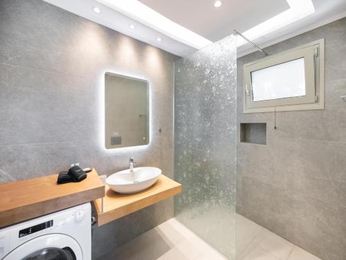 Phòng tắm tại Kristi by Vintage Travel