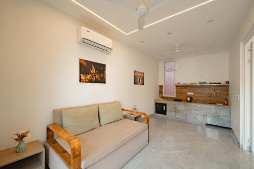 Χώρος καθιστικού στο PUNTUSH By The StayCationer