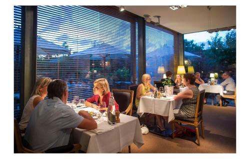 Restoran atau tempat makan lain di Hotel Restaurant Vous lé Vous