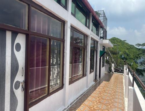 Το κτήριο όπου στεγάζεται  το δωμάτιο σε οικογενειακή κατοικία