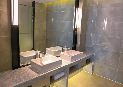 Ένα μπάνιο στο Echarm Hotel Guilin Zhongshan Zhong Road Liangjiang Sihu