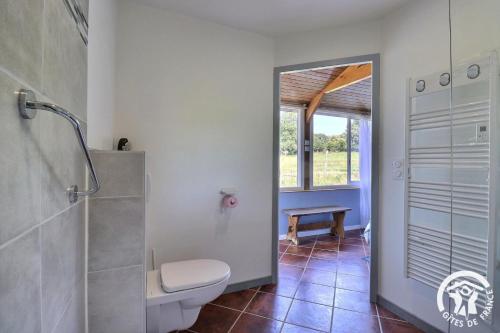 Ένα μπάνιο στο La cerisais