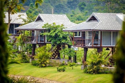 Gallery image of The White House Boutique Resort in Ban Pang Mung
