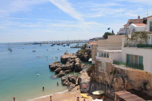 カスカイスにあるCasa dos Cotas - Amazing Seaside Apartment with Balconyのギャラリーの写真