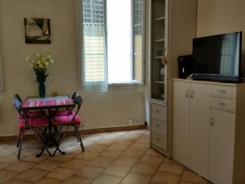 Cosy Studio climatise Vieux Nice proche mer et toutes commodites