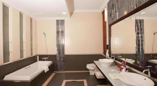 Ένα μπάνιο στο Sokhalay Angkor Residence and Spa