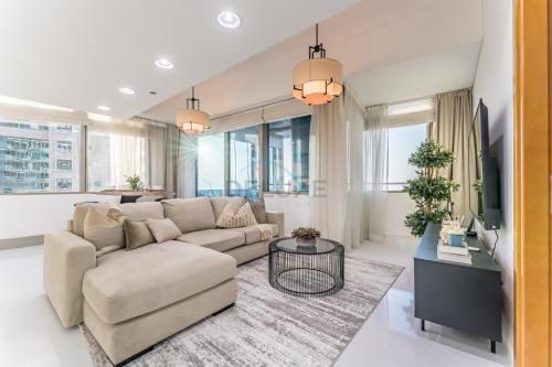 3BR with Sea View, Short Stroll From Marina Walk and JBR Beach, With Easy Access to Tram and Metro - Ocean Heights, Dubai Marina by Deluxe Holiday Homes