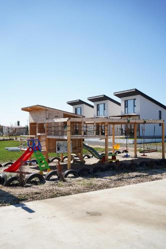 Budova, kde se chata nachází