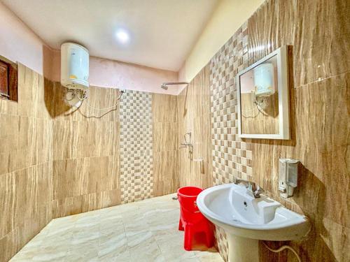 Koupelna v ubytování Hotel Dev Palace, Badrinath road, Tapovan- Rishikesh