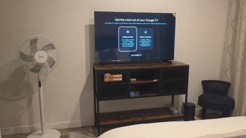 TV a/nebo společenská místnost v ubytování Long Bay Breeze Ensuite