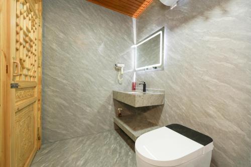 Un baño de Snowdale Snow Maiden Inn