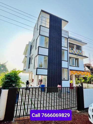 El edificio en el que está la villa