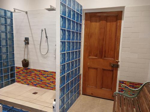 Ένα μπάνιο στο La Rochelle Heritage Beach House