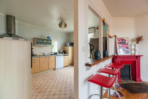 Η κουζίνα ή μικρή κουζίνα στο Grande maison conviviale - pour 10 personnes