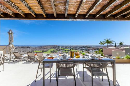 Kaiman 33 by VillaGranCanaria