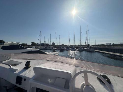 Příroda nedaleko ubytování na lodi