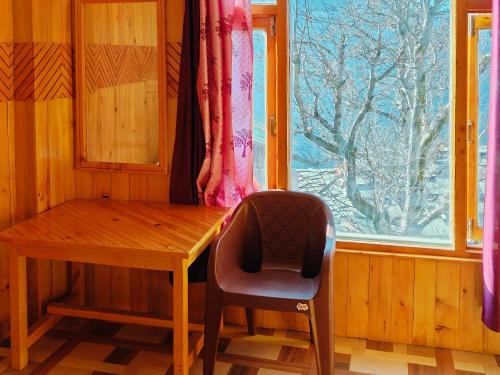 Φωτογραφία από το άλμπουμ του Oran Stays Shoja σε Shoja